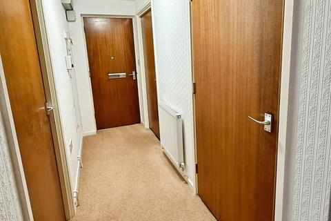 2 bedroom flat for sale, St Pauls Close, Oadby, LE2