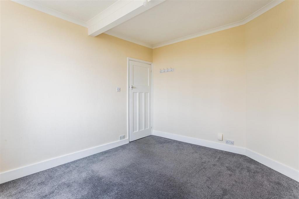 20a Cliff Road-8.jpg