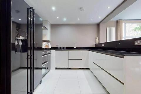 3 bedroom apartment to rent, Boydell Court St. John's Wood, St John's Wood