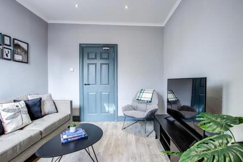 3 bedroom flat to rent, Grantham Road, Sandyford, Newcastle Upon Tyne