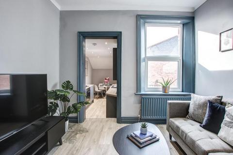 3 bedroom flat to rent, Grantham Road, Sandyford, Newcastle Upon Tyne