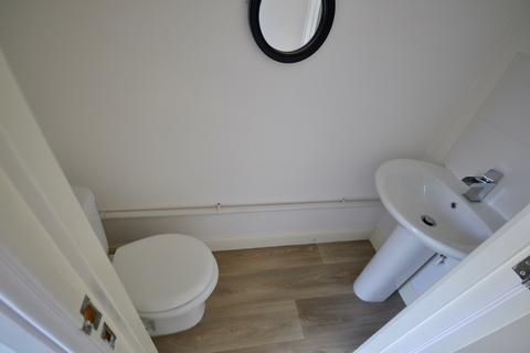 undefined, 1, Liverpool L23
