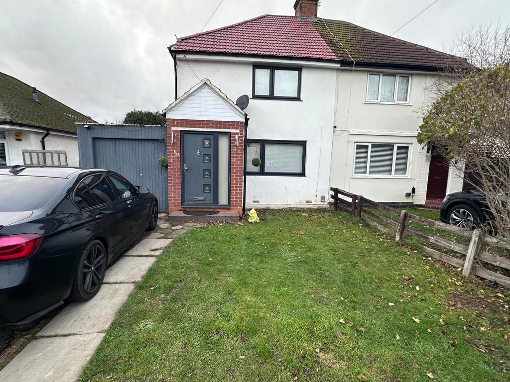 Three bed Semi -detached house to rent TW15