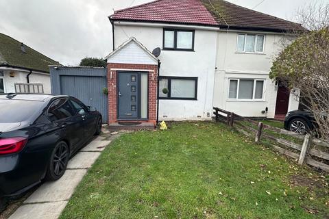 3 bedroom semi-detached house to rent, Ashford TW15