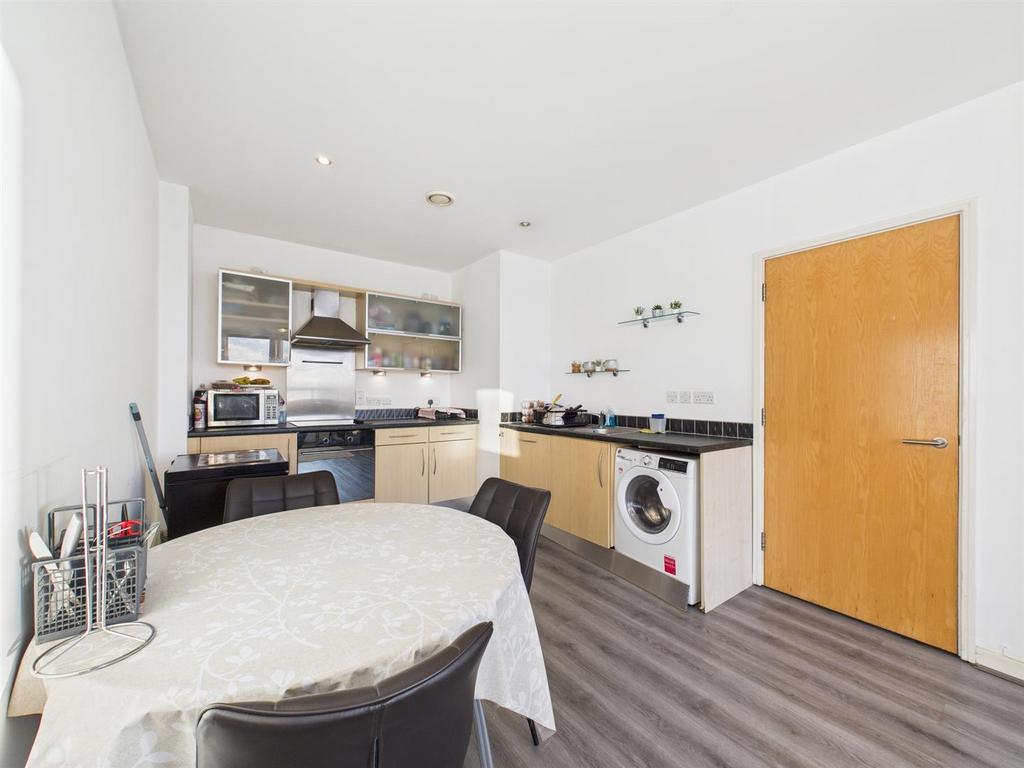 Kitchen 3.jpg