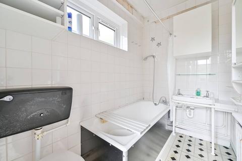 undefined, Kennington, Elephant and Castle, London, SE17