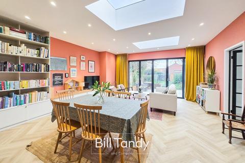 4 bedroom semi-detached house for sale, Shortbutts Lane, Lichfield, WS14