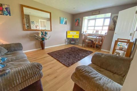 2 bedroom flat to rent, Osprey Road, Waltham Abbey, EN9