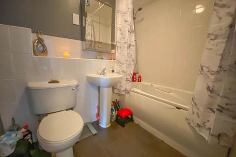 2 bedroom flat to rent, Osprey Road, Waltham Abbey, EN9