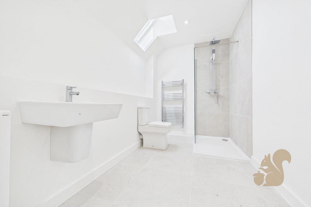 Oakfields - En Suite .jpg