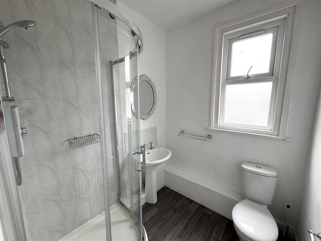 Main Shower Room