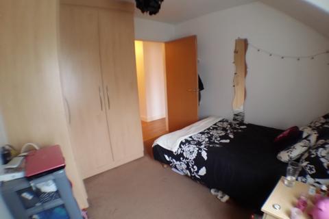 2 bedroom flat to rent, Mitford Road, Manchester M14