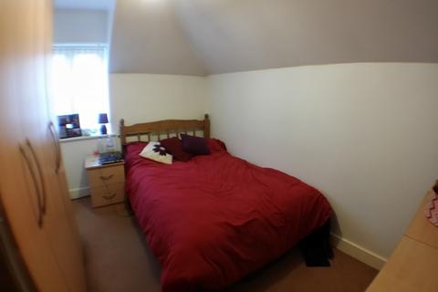2 bedroom flat to rent, Mitford Road, Manchester M14