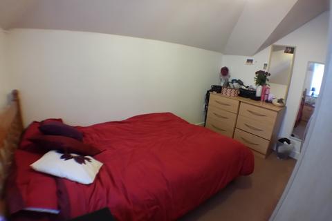 2 bedroom flat to rent, Mitford Road, Manchester M14