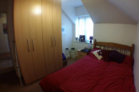 2 bedroom flat to rent, Mitford Road, Manchester M14