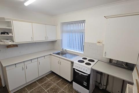 2 bedroom bungalow to rent, Bywell Close, Dewsbury