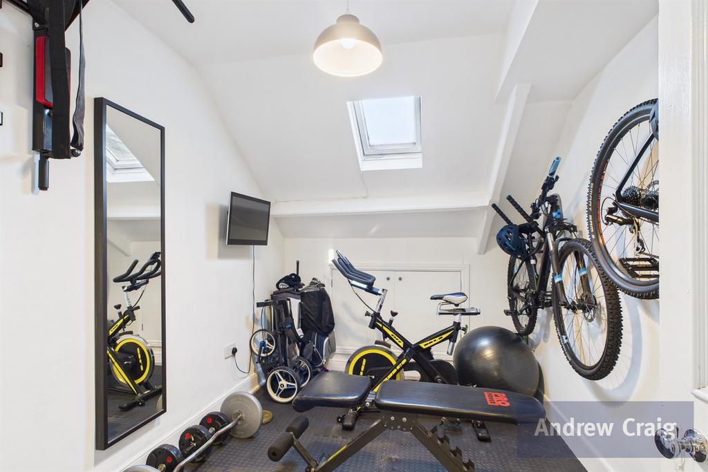 Front Bedroom / Gym