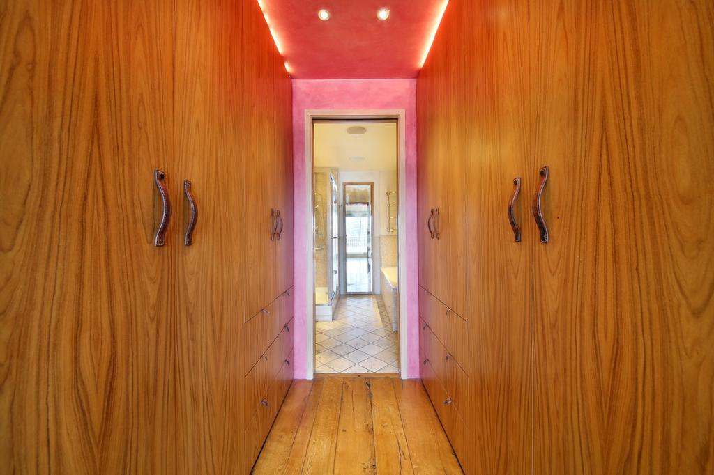 Picture No. 04