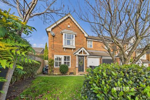 3 bedroom end of terrace house for sale, Coppard Gardens, Chessington, Surrey, KT9