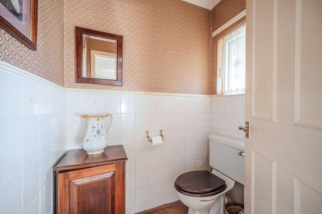 Downstairs wc