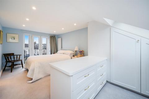 undefined, Vernon Avenue, Raynes Park SW20