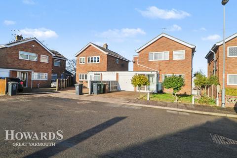 3 bedroom detached house for sale, The Close, Hemsby