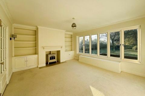undefined, Knowl Hill, Woking, Surrey, GU22
