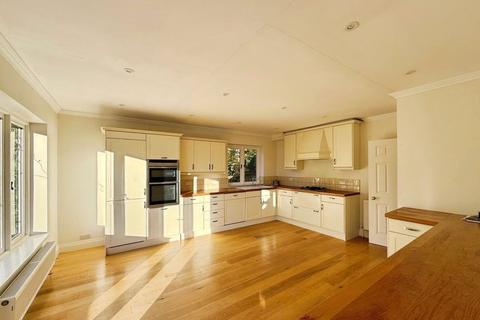 undefined, Knowl Hill, Woking, Surrey, GU22