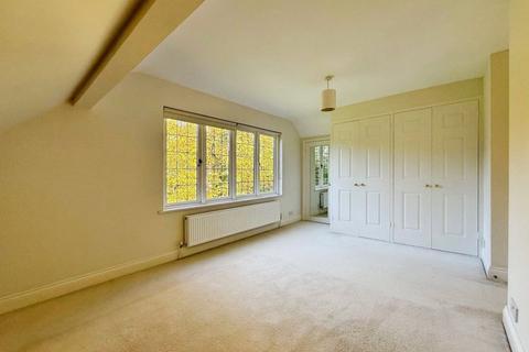 undefined, Knowl Hill, Woking, Surrey, GU22