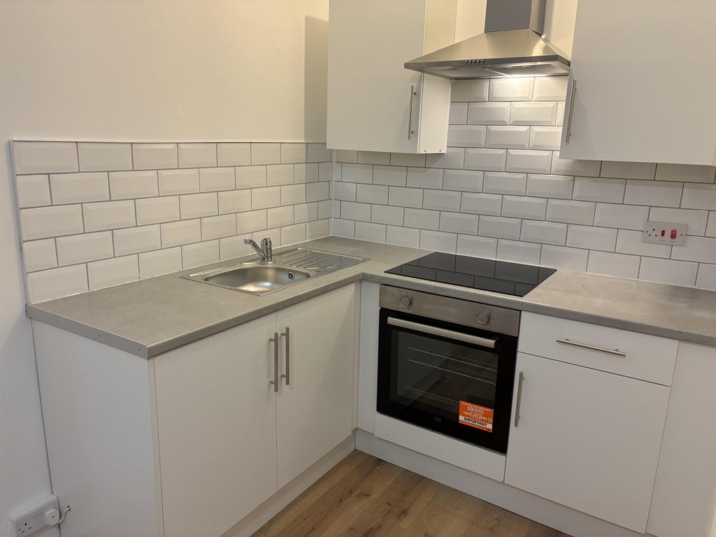 3rd Floor 1 Bed Flat