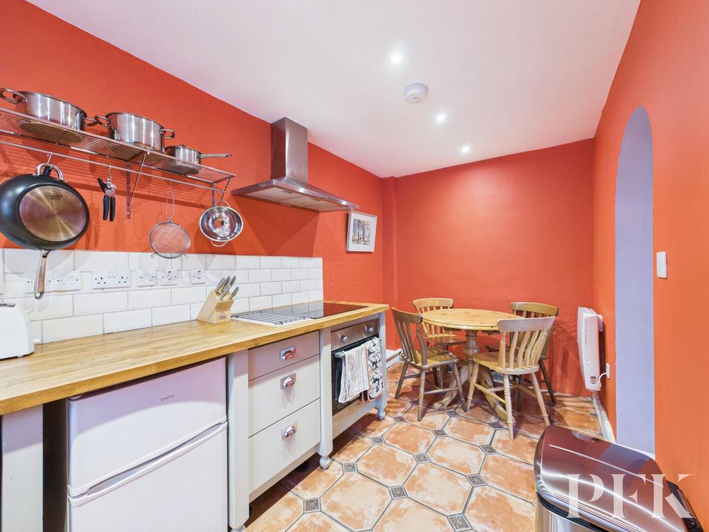 Kitchen / Dining