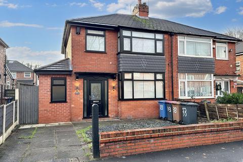 3 bedroom semi-detached house to rent, Gillingham Road, Manchester M30