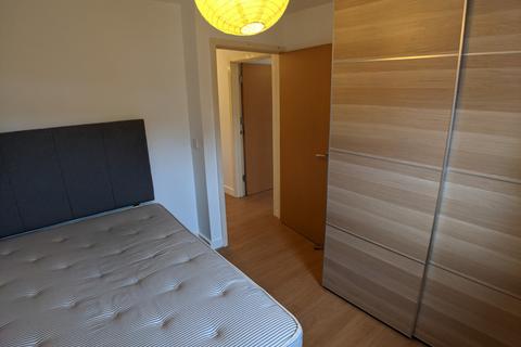 3 bedroom flat to rent, Mitford Road, Manchester M14