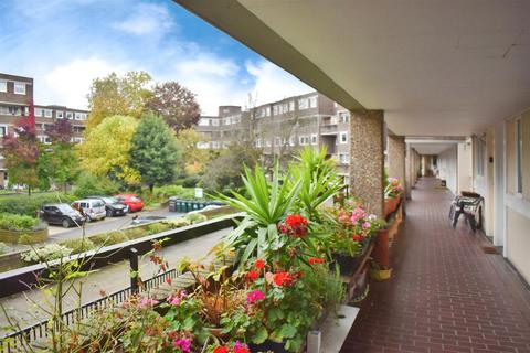 undefined, Otho Court, Brentford Dock
