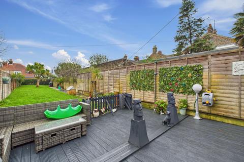 4 bedroom semi-detached house for sale, Normandy Road, Worthing, BN14 7DX