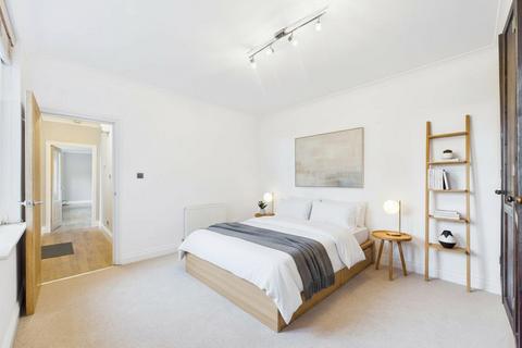 undefined, Gilbert Close, London