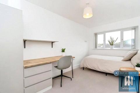 1 bedroom in a house share to rent, Bellcote Drive, Moldgreen, Huddersfield, HD5