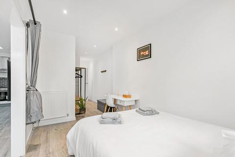 undefined, Highgate Hill, London N19