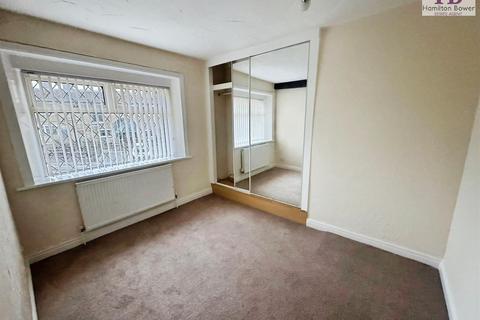 2 bedroom end of terrace house to rent, West Street, Shelf, Halifax