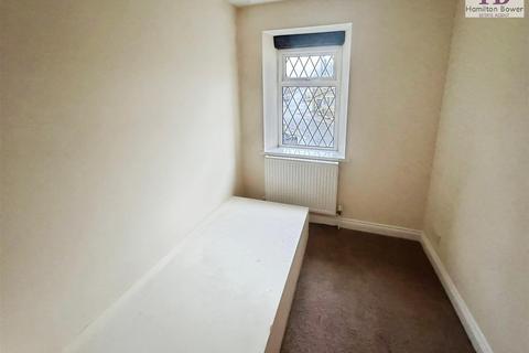 2 bedroom end of terrace house to rent, West Street, Shelf, Halifax