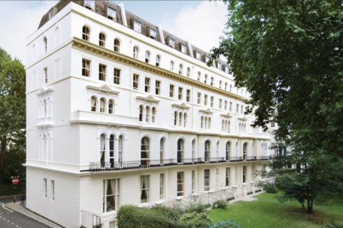 1 bedroom apartment to rent, Kensington Gardens Square, London W2