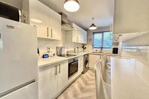 4 bedroom semi-detached house for sale, Windsor Close, Oxfordshire