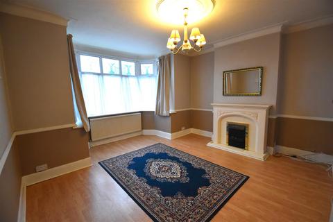 3 bedroom semi-detached bungalow to rent, Southend Road, Rochford