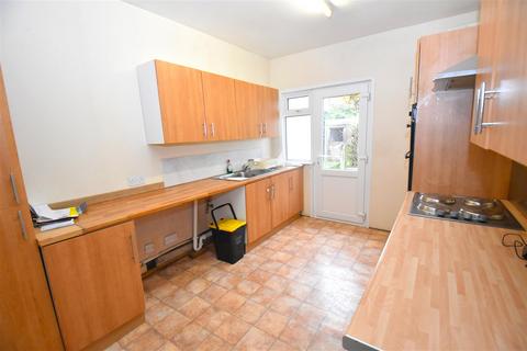 3 bedroom semi-detached bungalow to rent, Southend Road, Rochford