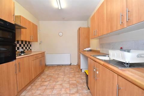 3 bedroom semi-detached bungalow to rent, Southend Road, Rochford