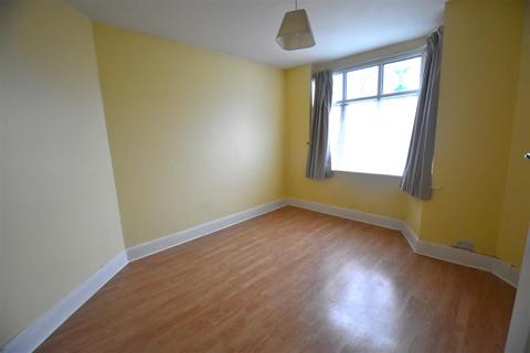 3 bedroom semi-detached bungalow to rent, Southend Road, Rochford