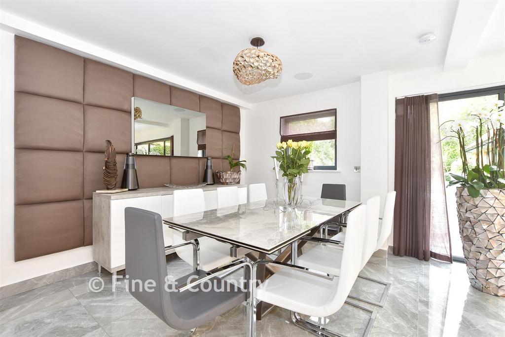 Kitchen/Dining Area