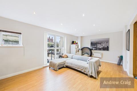 2 bedroom apartment for sale, Curzon Place, Gateshead