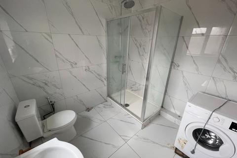undefined, Southfields Drive, Leicester LE2