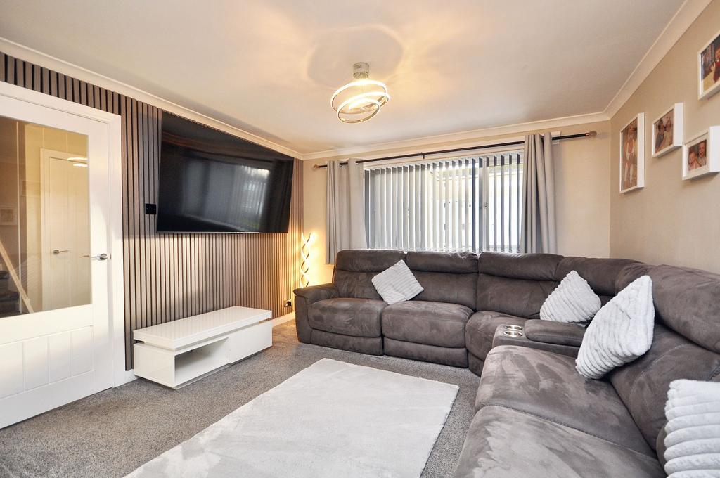 Lounge/ Dining Area